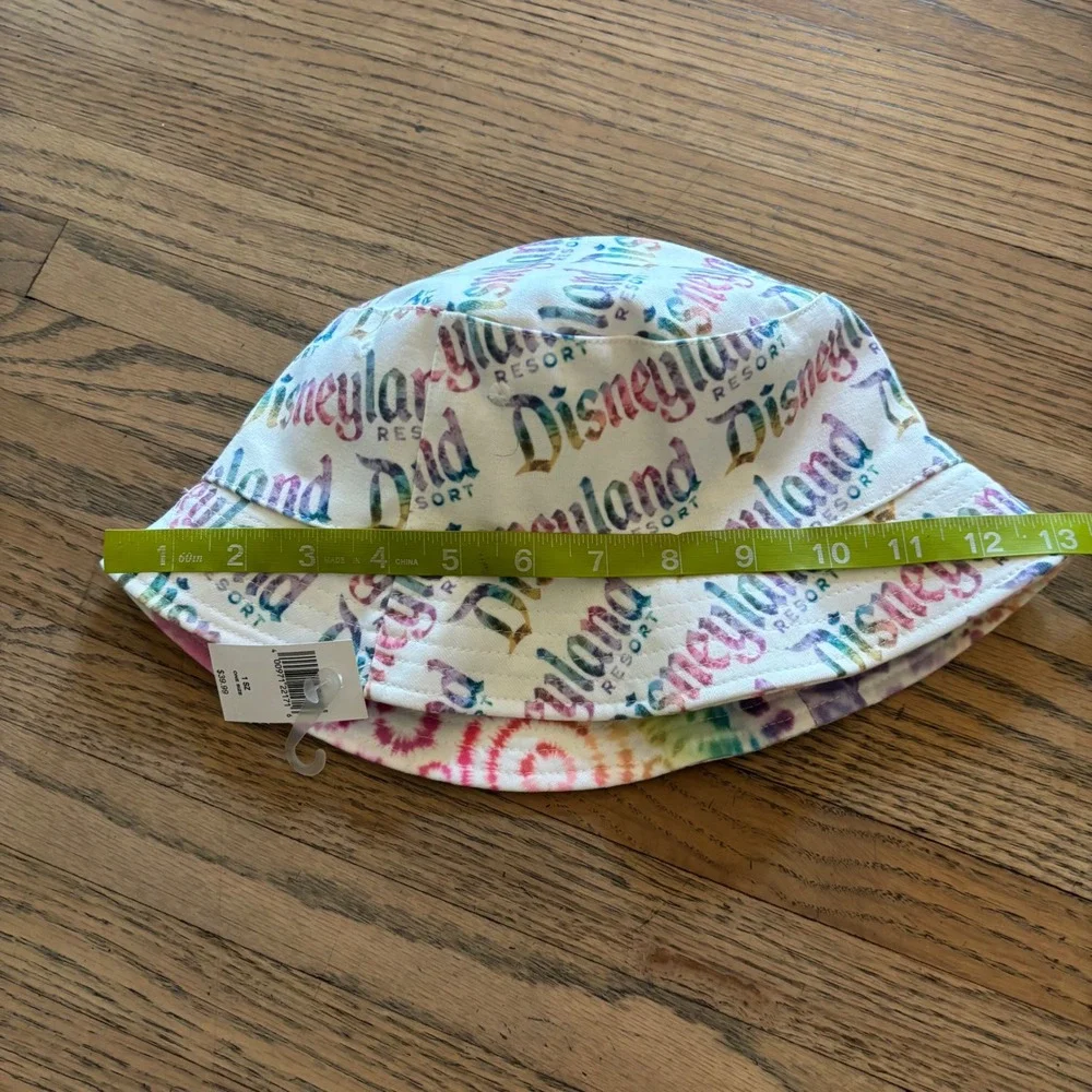 Disney Disneyland Resort Spirit Jersey Reversible Bucket Hat Tie Dye Rainbow NWT